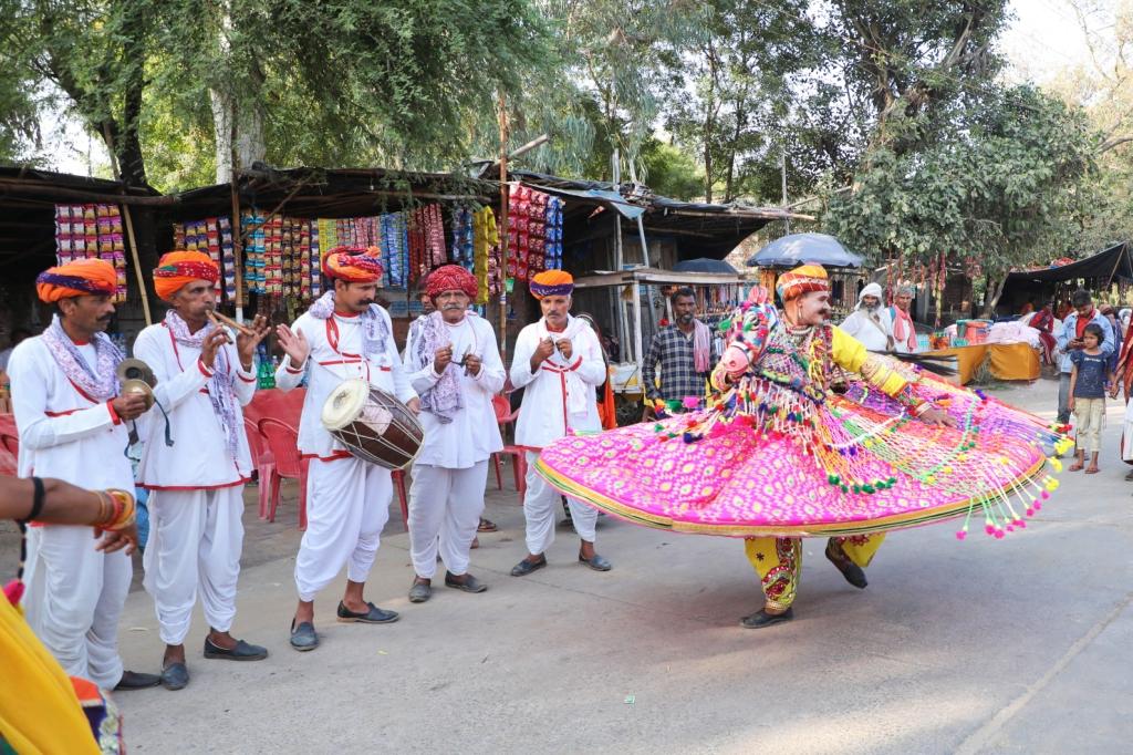 बरसाना स्ट्रीट परफॉरमेंस होली