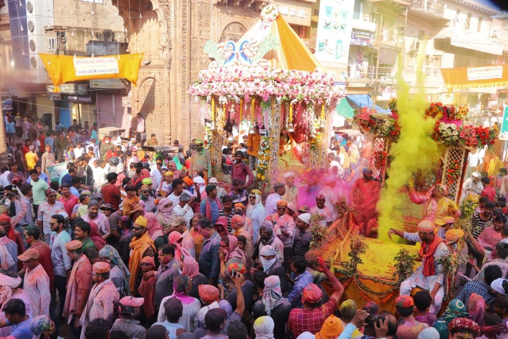 डोला द्वारकाधीश होली