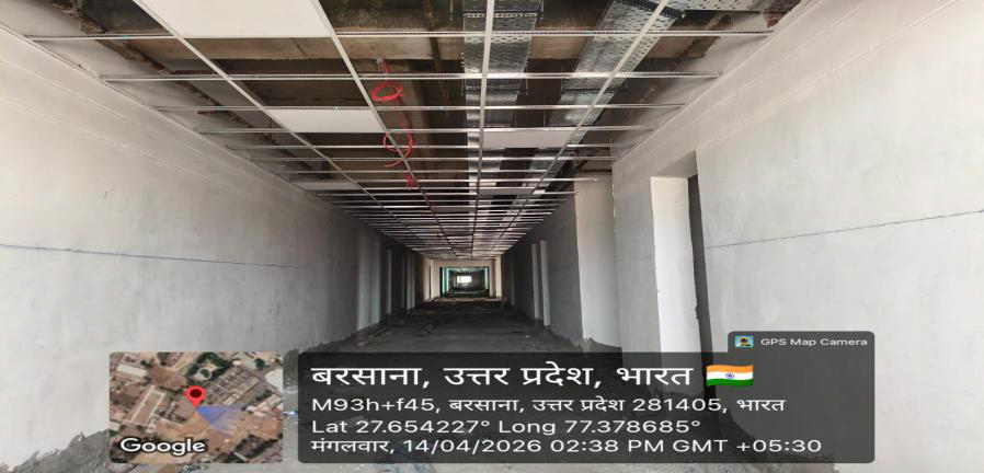 बरसाना स्थित राधा बिहारी इंटर कॉलेज की भूमि पर पर्यटक जन सुविधा केन्द्र (टी.एफ.सी.) का निर्माण कार्य