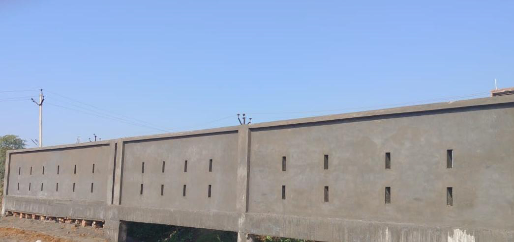 राजस्व ग्राम बठैन कलां, तहसील छाता, जनपद मथुरा के गाटा संख्या 589 की प्रस्तावित पड़ाव स्थल की भूमि पर बाउंड्रीवाल का कार्य