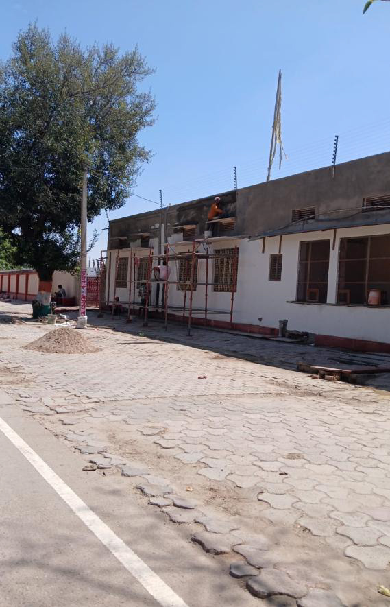 जनपद मथुरा में गोवर्धन परिक्रमा मार्ग पर फसाड इम्प्रेवमेंट-साइनेज का कार्य