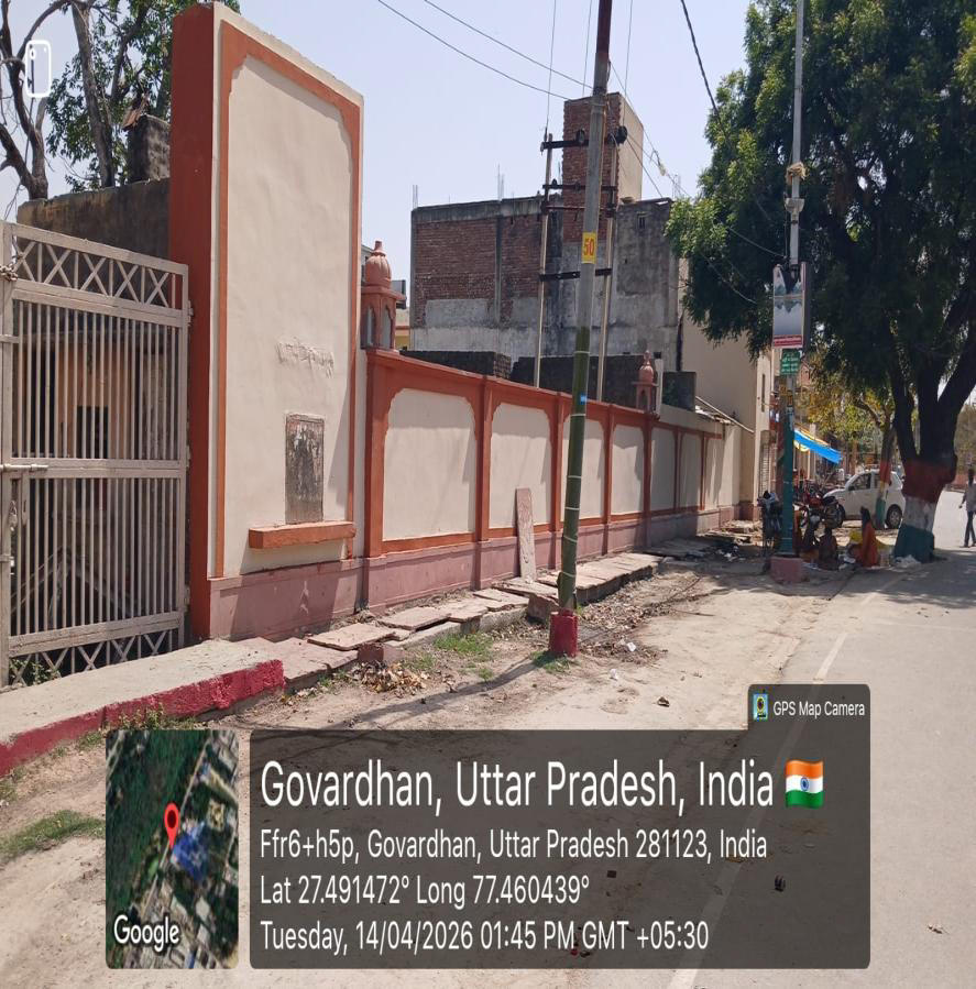 जनपद मथुरा में गोवर्धन परिक्रमा मार्ग पर फसाड इम्प्रेवमेंट-साइनेज का कार्य
