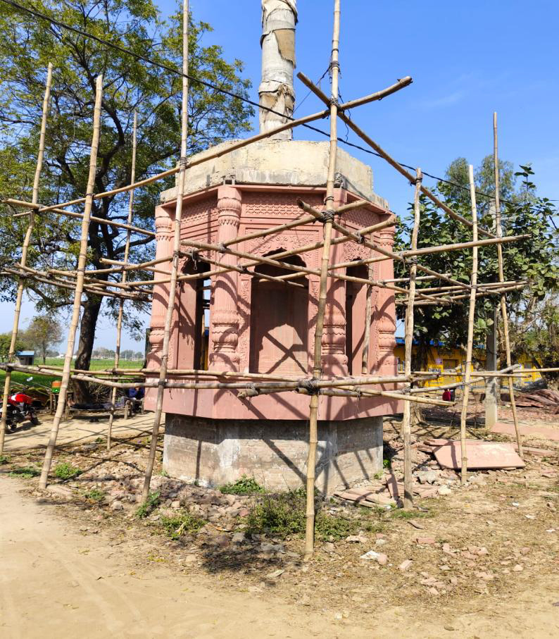 जनपद मथुरा के साथिनी बॉर्डर पर प्रवेश द्वार का निर्माण कार्य